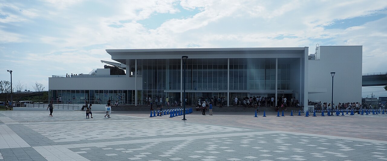 2015年7月の仙台うみの杜水族館の建物外観